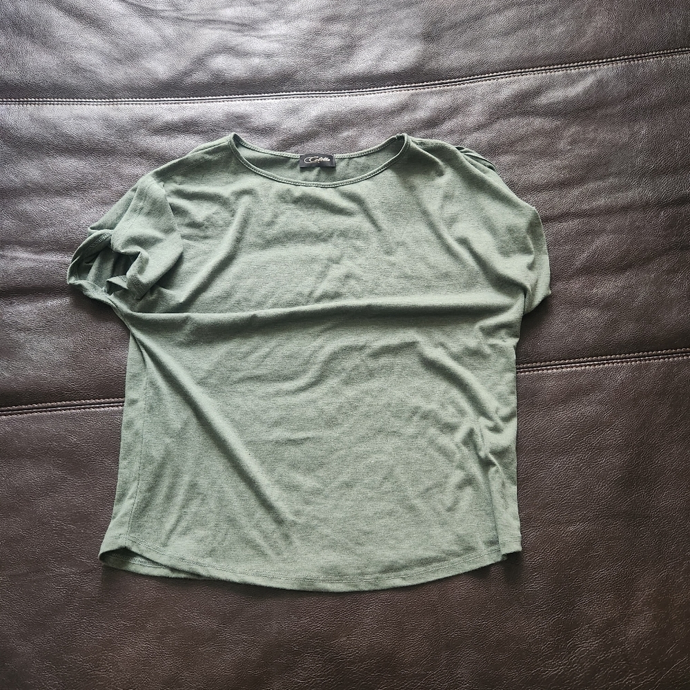 A green t-shirt